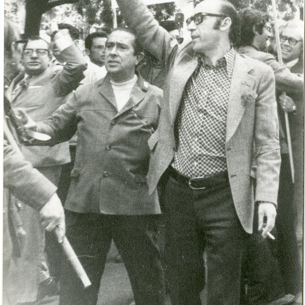 1º de Maio de 1974, 1 mai. 1974. Na foto vêem-se: Alexandre Cabral, Mário Ventura  Henriques e Au...