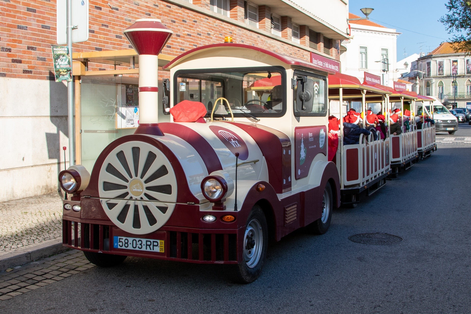 Comboio de Natal anima ruas de Vila Franca de Xira e de Póvoa de Santa Iria