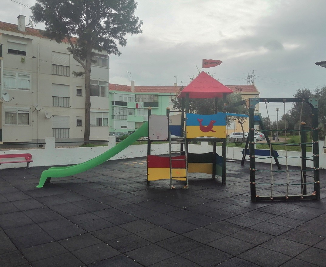 Requalificação do Parque Infantil do Bairro da Atral-Cipan (Castanheira do Ribatejo)